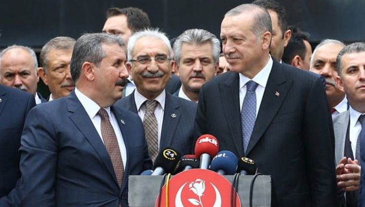 Saadet Grubu’ndan ‘Destici’ye sert tepki: Erdoğan’a şirinlik muskası yazarak Yazıcıoğlu’nun kemiklerini sızlattı