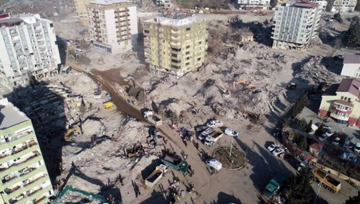 Depremde 96 kişinin öldüğü Ebrar Sitesi F Blok’un yıkılmasına ilişkin davanın görülmesine başlandı